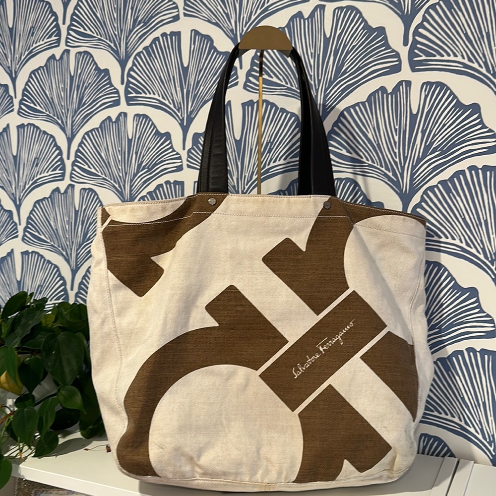 🥂❤️❤️ Salvatore Ferragamo Cream & Brown Canvas Shopping Tote w/ Leather Handles